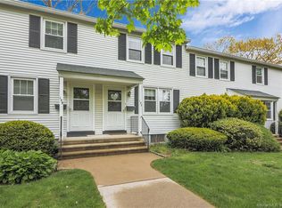 157 Sylvan Knoll Rd, Stamford, CT 06902