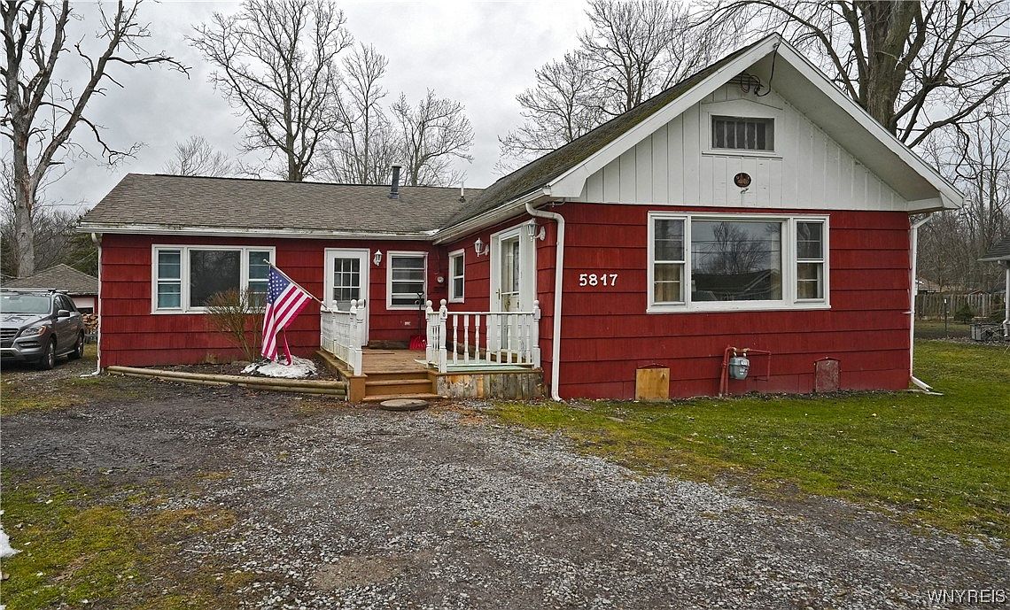 5817 Lakeview Ter, Lake View, NY 14085 Zillow