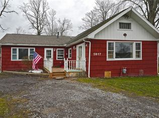 5817 Lakeview Ter, Lake View, NY 14085