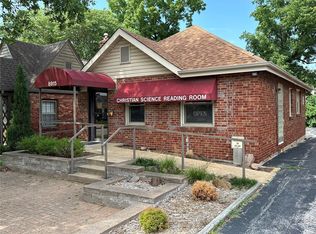 8915 Lackland Rd, Saint Louis, MO 63114