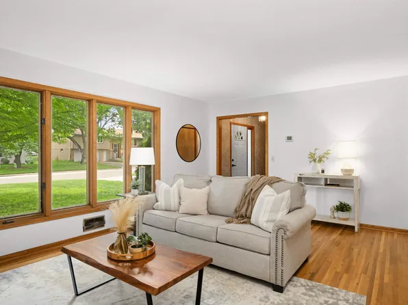 6329 Peacedale Ave, Edina, MN 55424