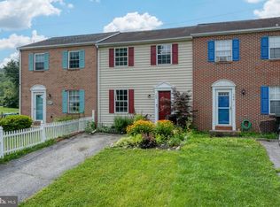 146 Stonehouse Ln, Columbia, PA 17512