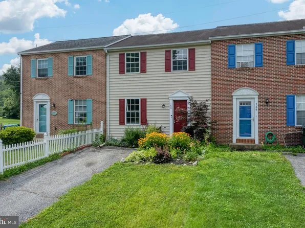 146 Stonehouse Ln, Columbia, PA 17512