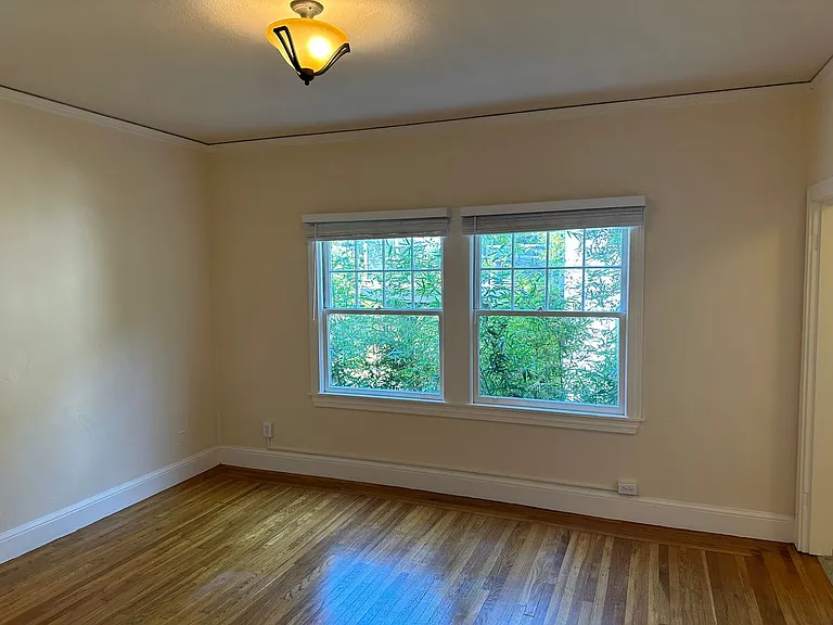 2124 McKinley Avenue — Photo 3