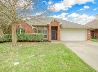 5807 Lorenzo Dr, Grand Prairie, TX 75052