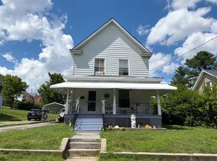 122 7th St NW, Pulaski, VA 24301