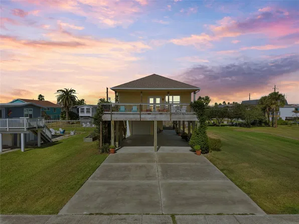16610 Jolly Roger Rd, Jamaica Beach, TX 77554