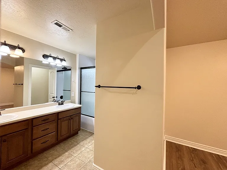 1014 W Village River Ln — Photo 13