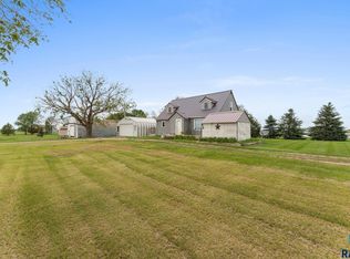 47296 323rd St, Elk Point, SD 57025