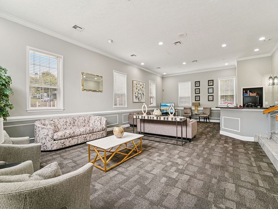 Leasing Center, Clubhouse, Fitness Center, Sauna, Pool