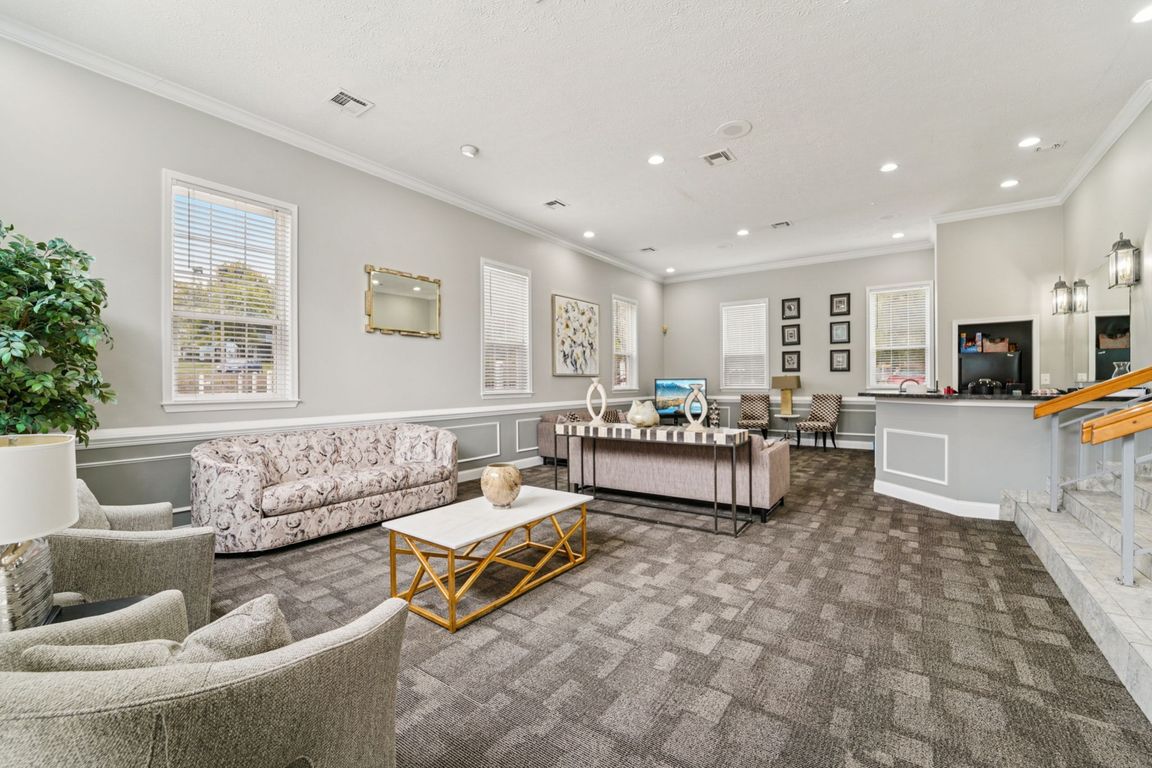 Leasing Center, Clubhouse, Fitness Center, Sauna, Pool