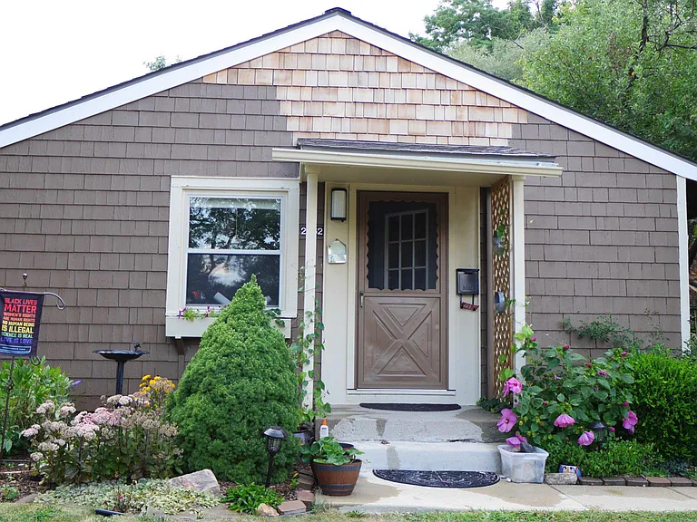 2362 Parkwood Ave — Photo 23
