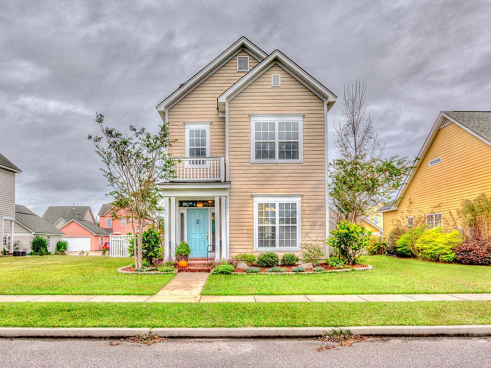 1st image of 310 Foxglove Ave