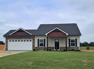219 R C Thompson Rd, Chesnee, SC 29323