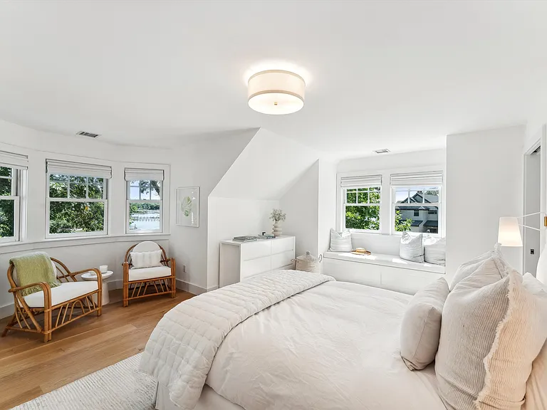 100 Cliff Dr — Photo 17