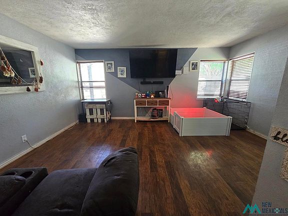 4th image of 210 Vine St