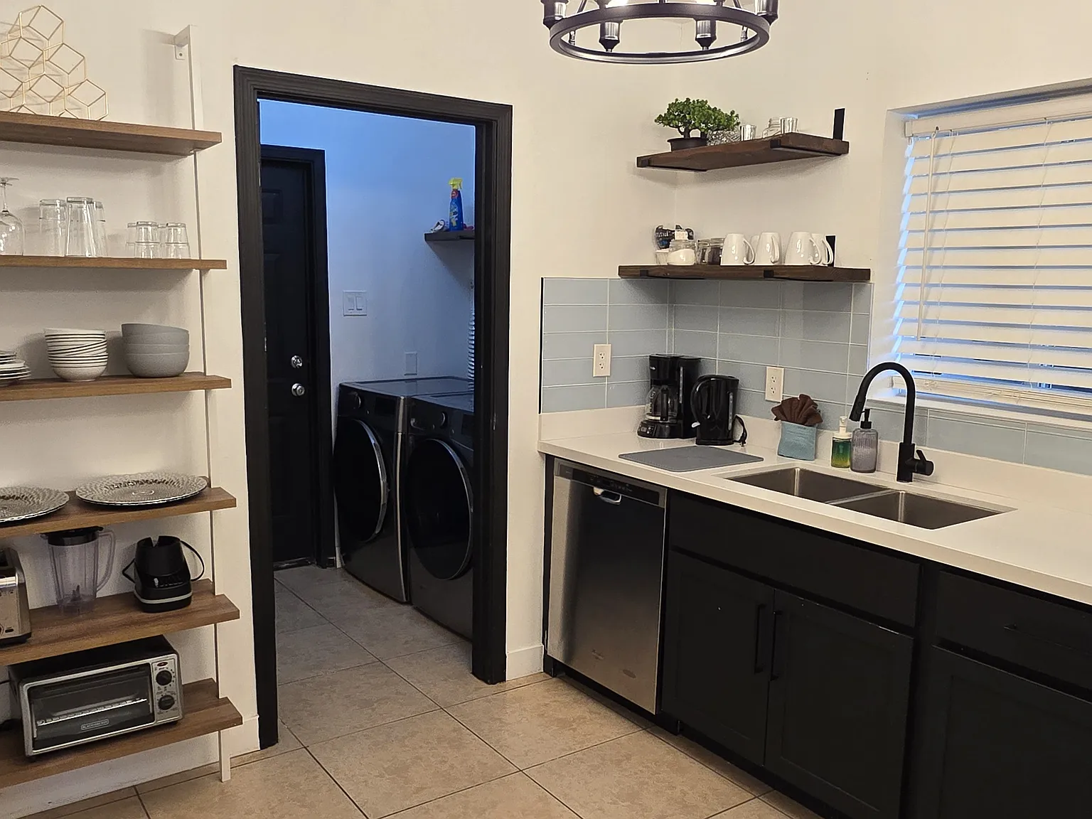 3 bed, 1100 sqft, $1,849 — Photo 4