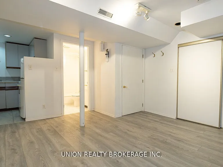 33 Balsam Ave #B1 — Photo 4