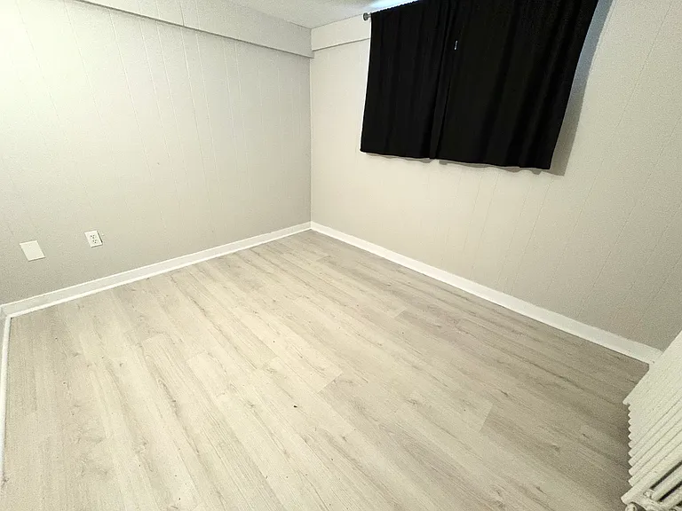 101 Louisa St — Photo 5