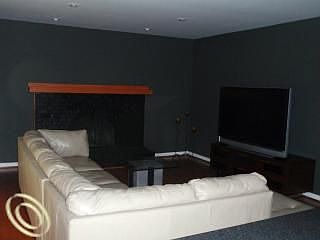 4th image of 5045 Prentis Dr