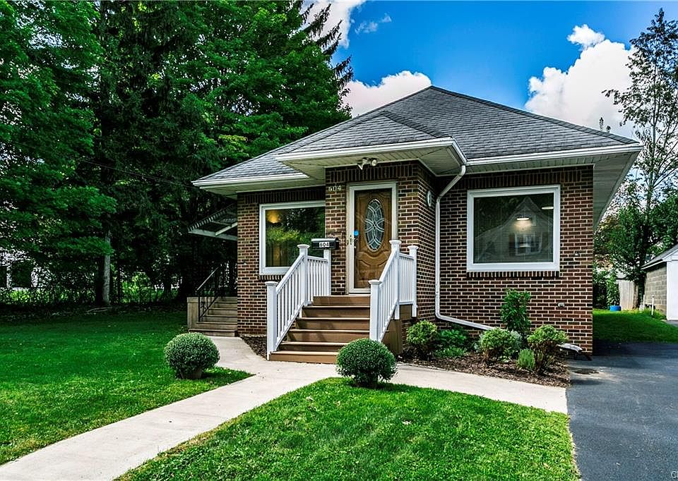 1st image of 604 Montrose Ave