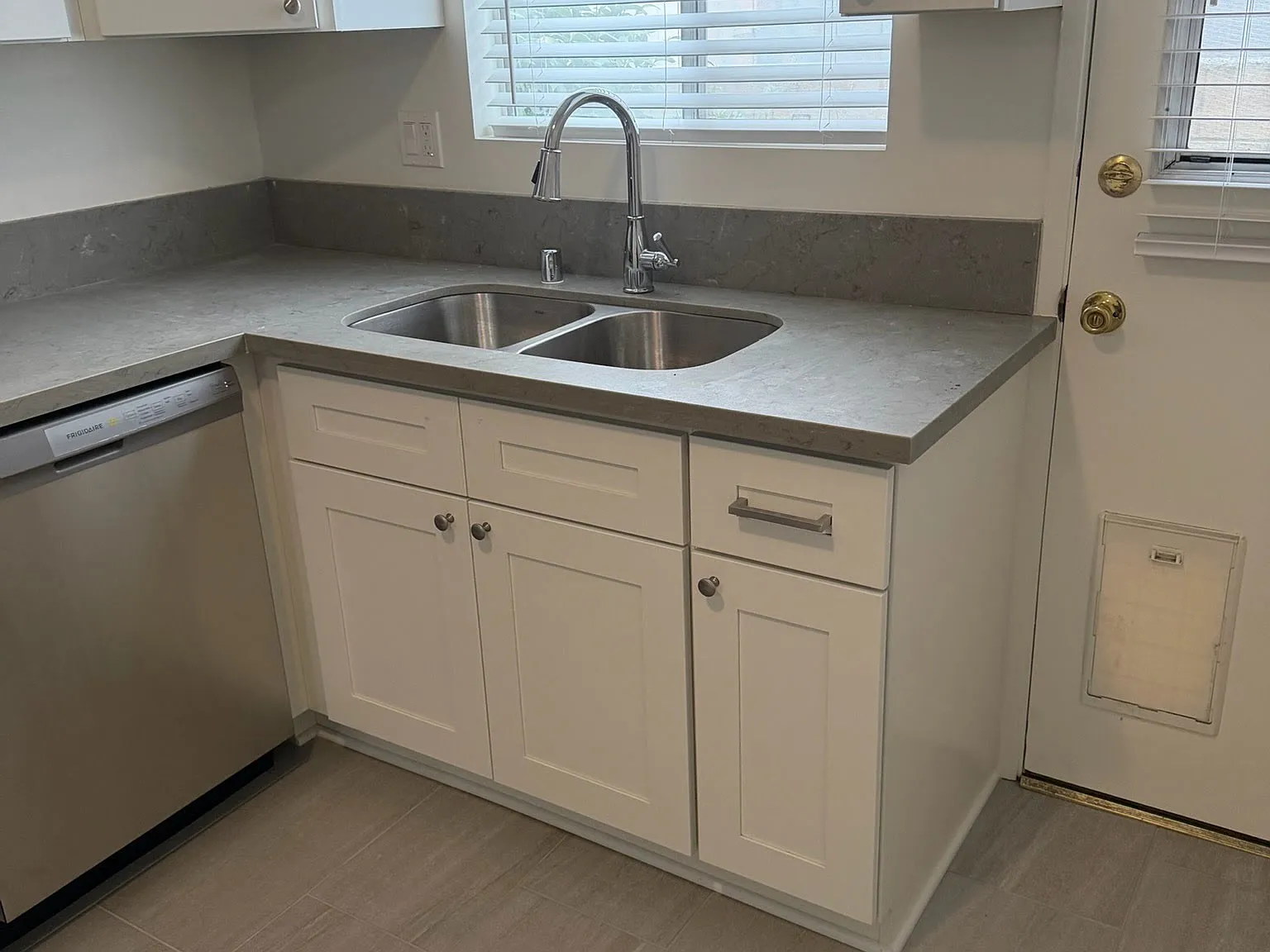2 bed, 1.5 bath, 950 sqft, $3,099 — Photo 3