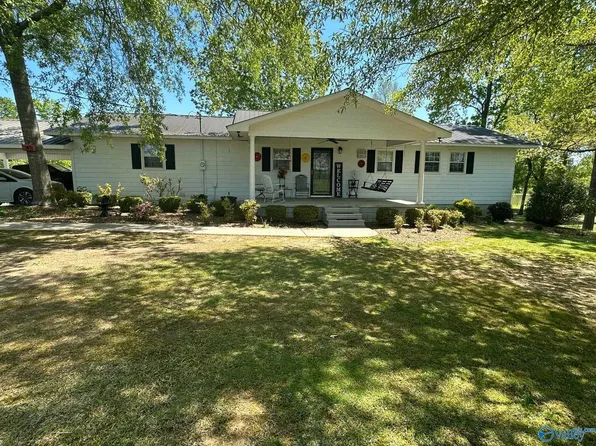 825 County Road 567, Gaylesville, AL 35973