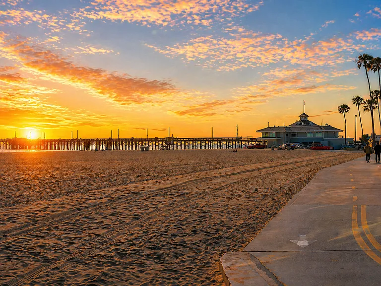Sunset at Balboa Pier with stunning coastal views
