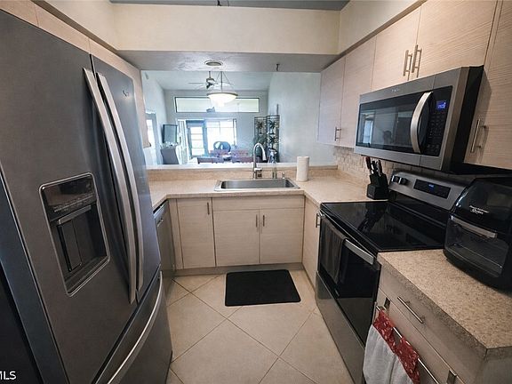 5th image of 11537 Caravel Cir #3240