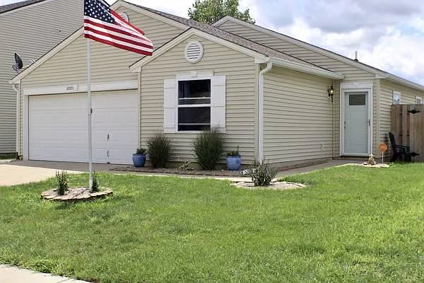 10371 Buckshire Ln photo 1