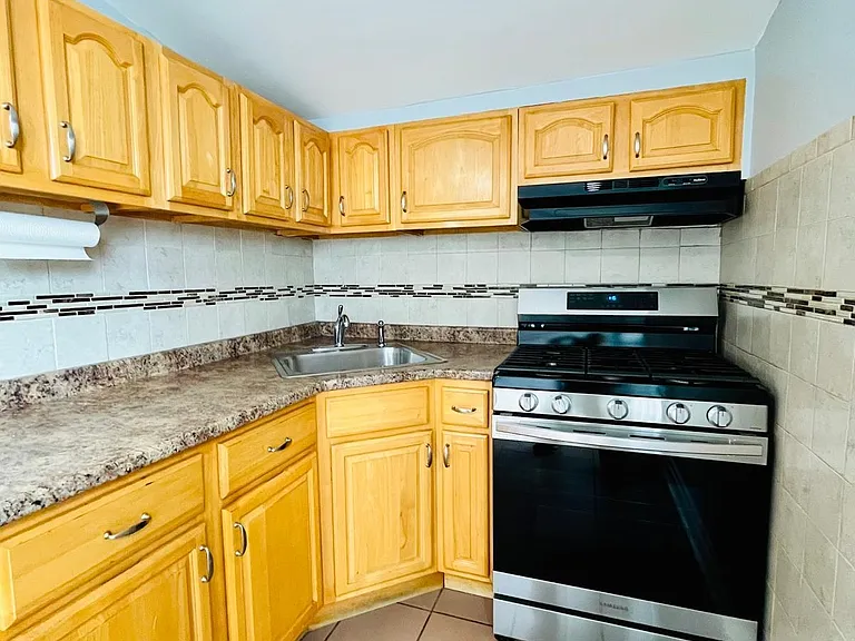 98 Bergen Ave #3 — Photo 6