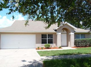 3837 Bayshore Cir, Tavares, FL 32778