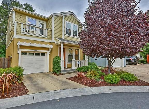 3rd image of 122 Creekside Village Dr