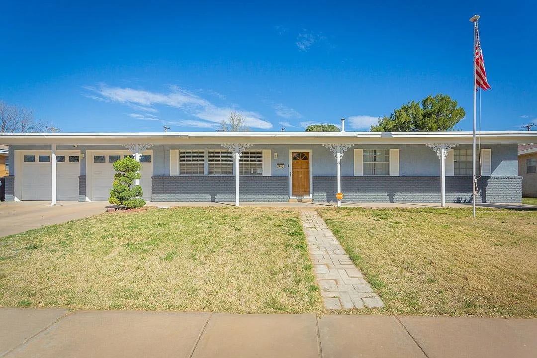 1403 W Bonita Dr — Photo 1