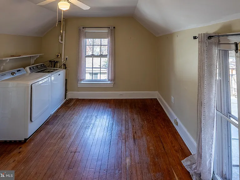 2201 Salisbury Rd — Photo 17
