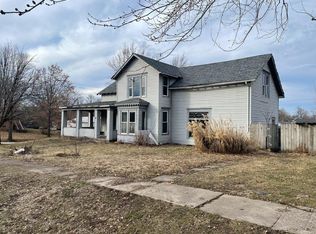 709 N Washington St, Kahoka, MO 63445