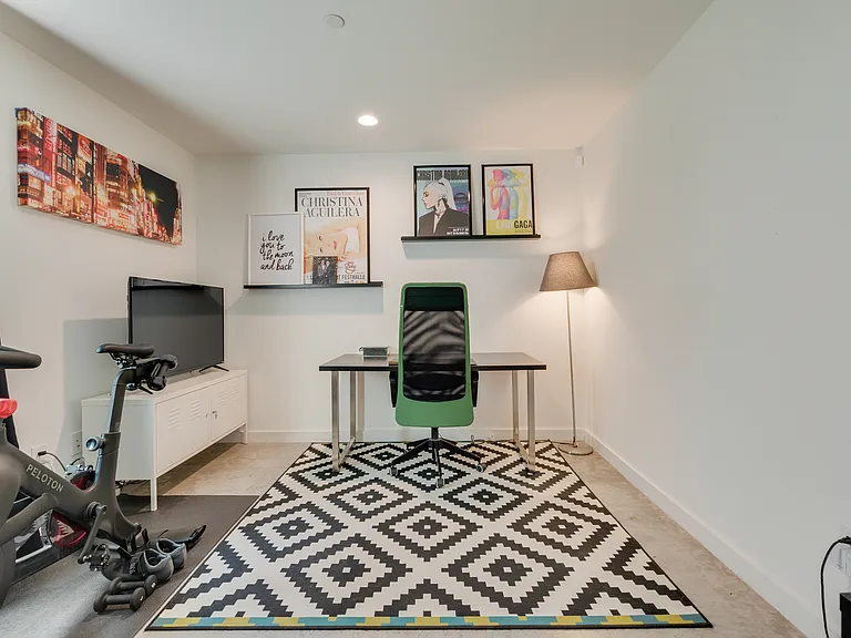 4705 Bryan St #302 — Photo 10