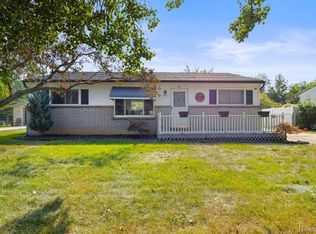 26485 Willow Cv, Woodhaven, MI 48183