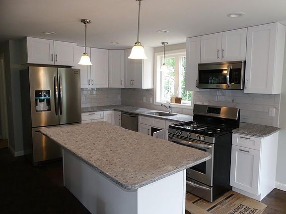 3rd image of 3 Edenwood Ave