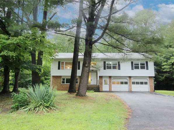 61 Woodbine Road, Shelburne, VT 05482