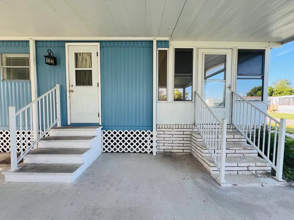 4045 White Pine Dr, Boynton Beach, FL 33436