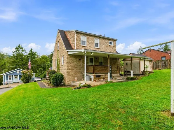 406 Thomas Ave, Nutter Fort, WV 26301