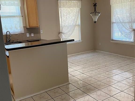 4th image of 110 Brazos Gardens Dr