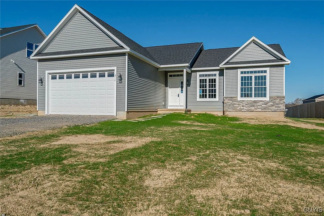 127 Dewport Rd photo 1