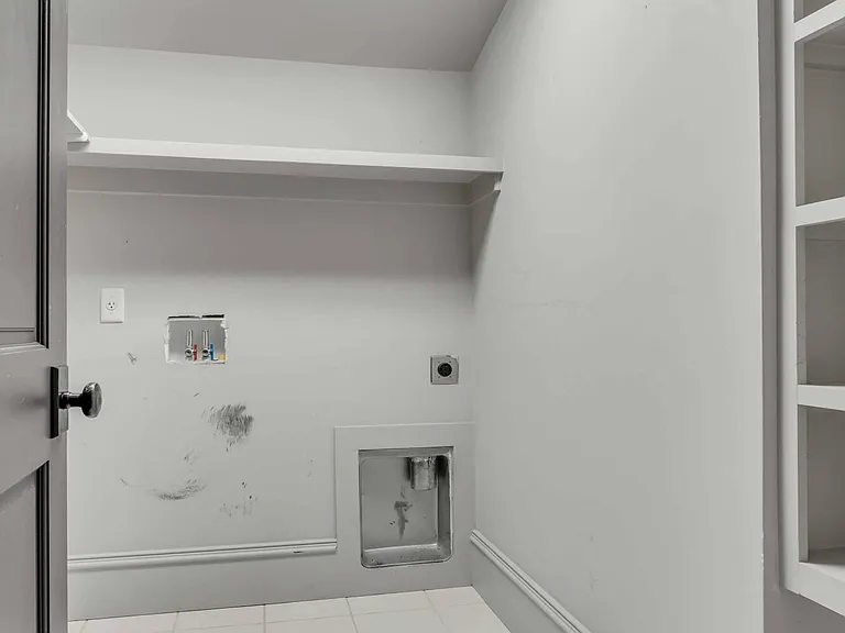 618 Pelzer Dr — Photo 23
