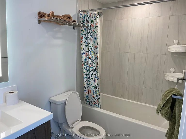 50 McCaul St #1009 — Photo 14