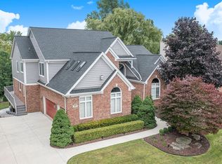 7055 Yarmouth Dr, West Bloomfield, MI 48322