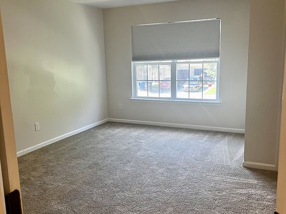 2nd image of 824 Admissions Ct #1