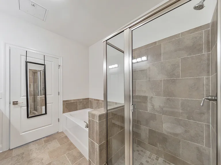 901 Abernathy Rd #1 — Photo 39