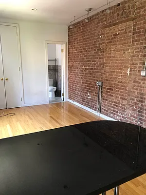 Rented by Compass | media 9